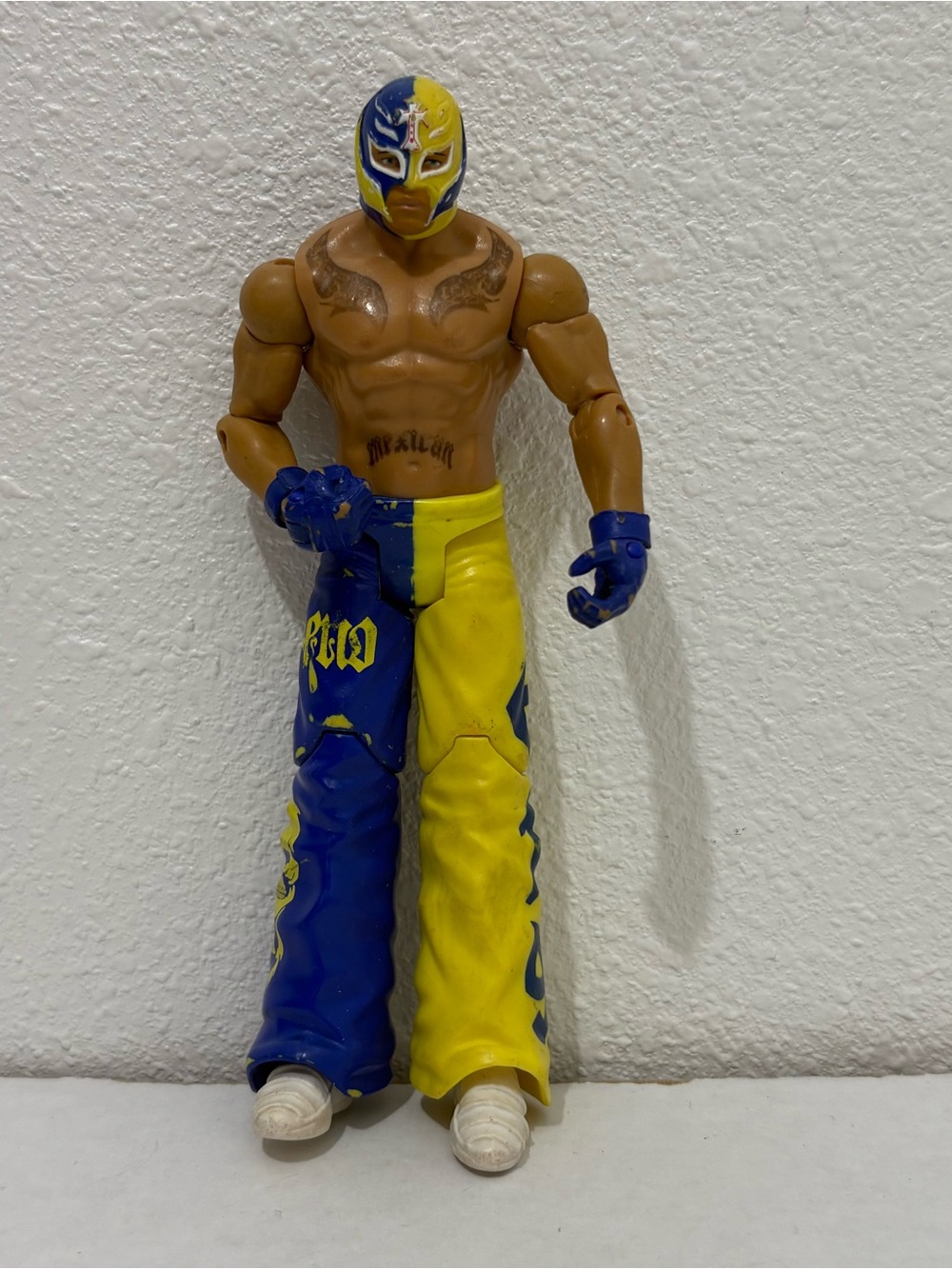 2010 Mattel WWE Superstar Match-Ups REY MYSTERIO Wrestling Figure | Blue Yellow